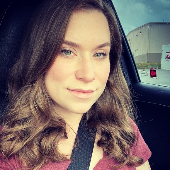 Meet your Posher, Allie - Picture 1 of 1